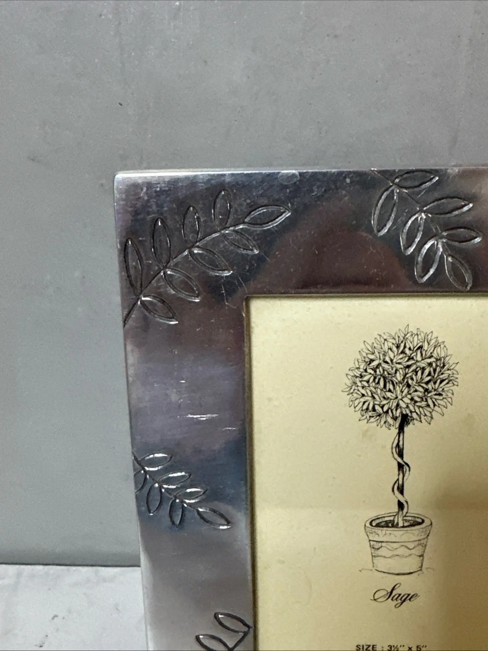 SAGE PEWTER ENGRAVED PHOTO FRAME FITS 3.5X5
